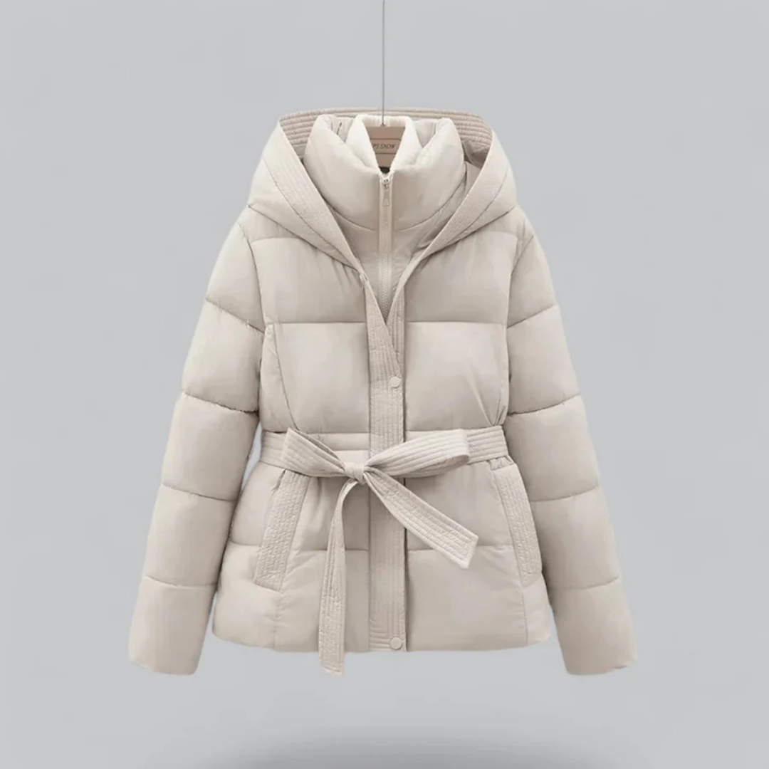 Sophia™ | Kurze Puffer-Winterjacke mit Gürtel und Kapuze
