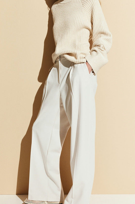 Noemi™ | Hose mit Falten und geradem Bein