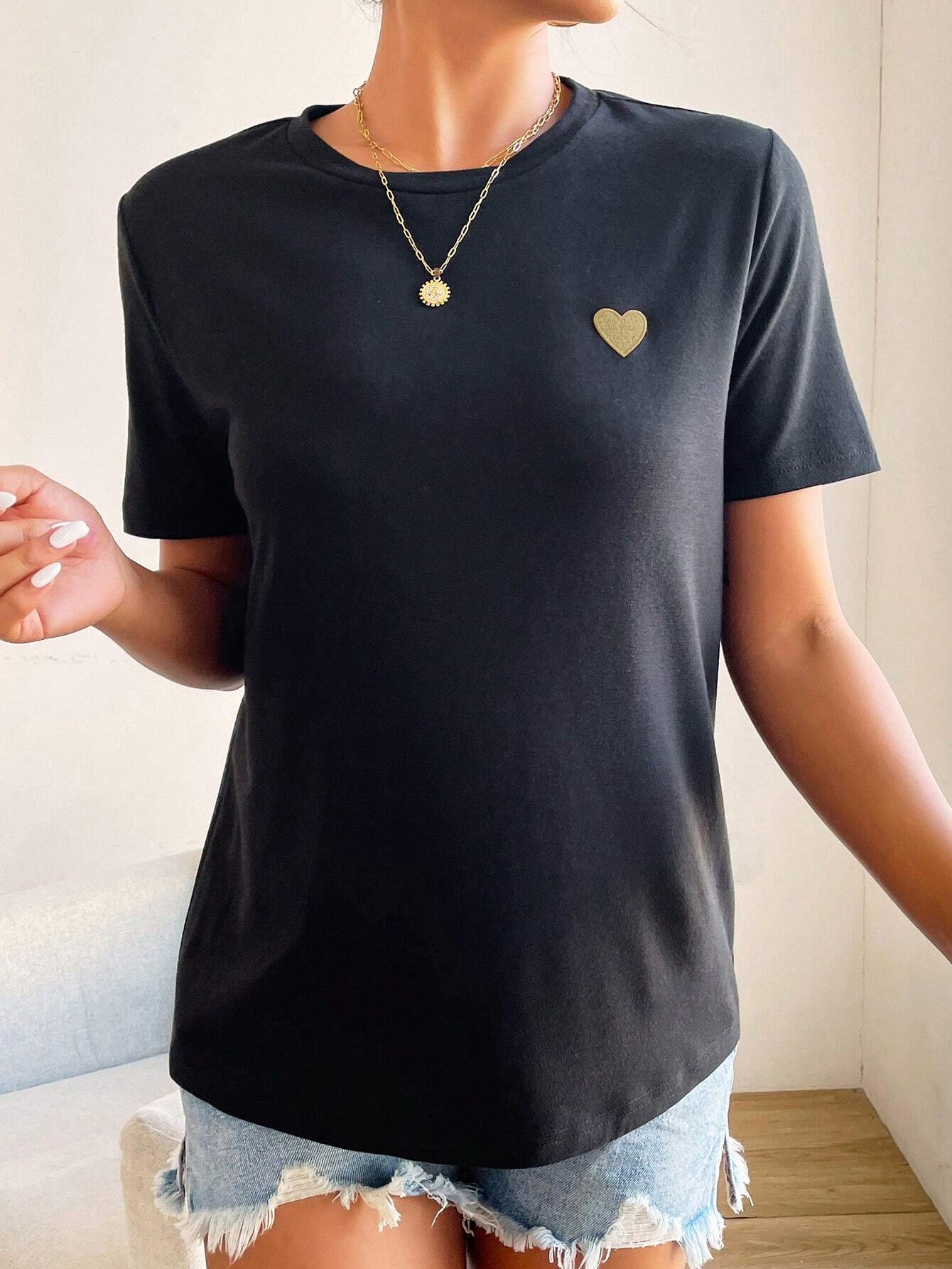 Livia™ | T-Shirt mit Hartdetail – Minimalistisch, Casual & Combinatie Sterk