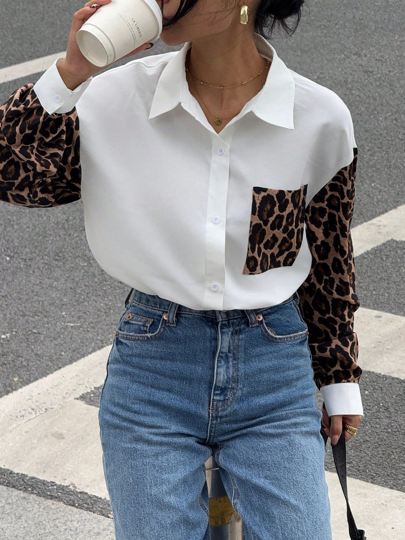 Lenora™ | Bluse mit Leeuwdetails – Opvallend, Casual & Streetstyle-klaar