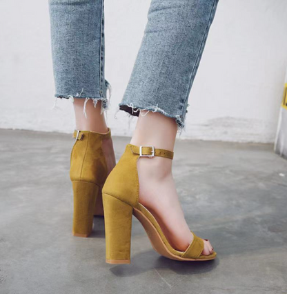 Julie™ | Pumps mit Knöchelriemen