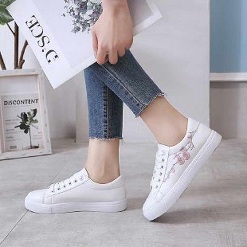 Delora™ | Sneaker