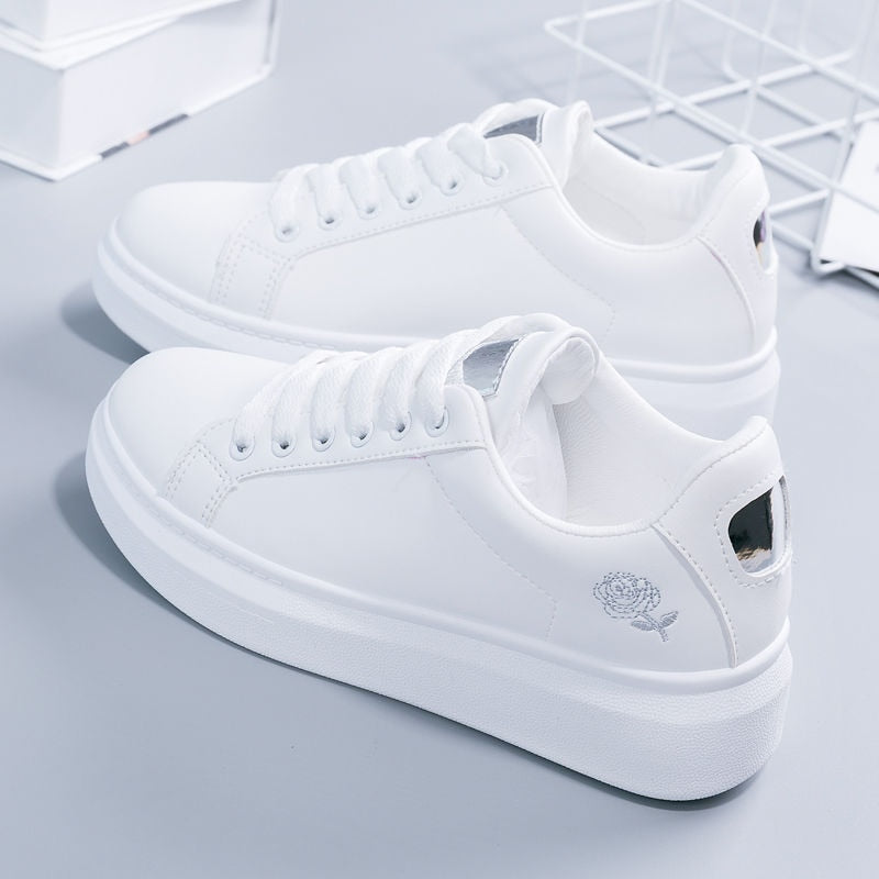 Livara™ | Sneaker