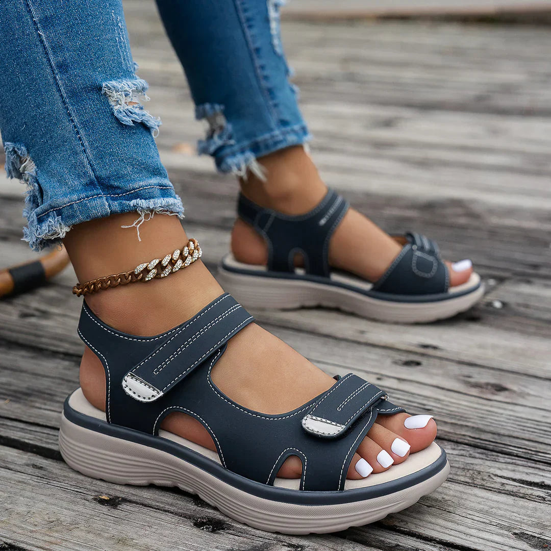 Zelmira | Damensandalen mit orthopädischer Unterstützung und mit verstellbarer Passform