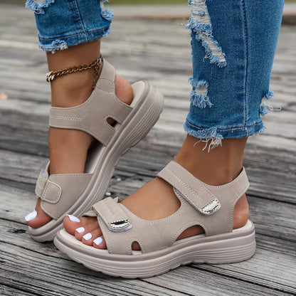 Zelmira | Damensandalen mit orthopädischer Unterstützung und mit verstellbarer Passform
